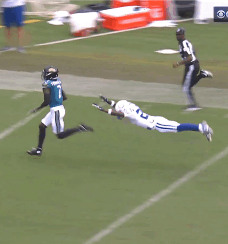 Colts dude lunges like an expired coupon; Jaguar stole his dignity.