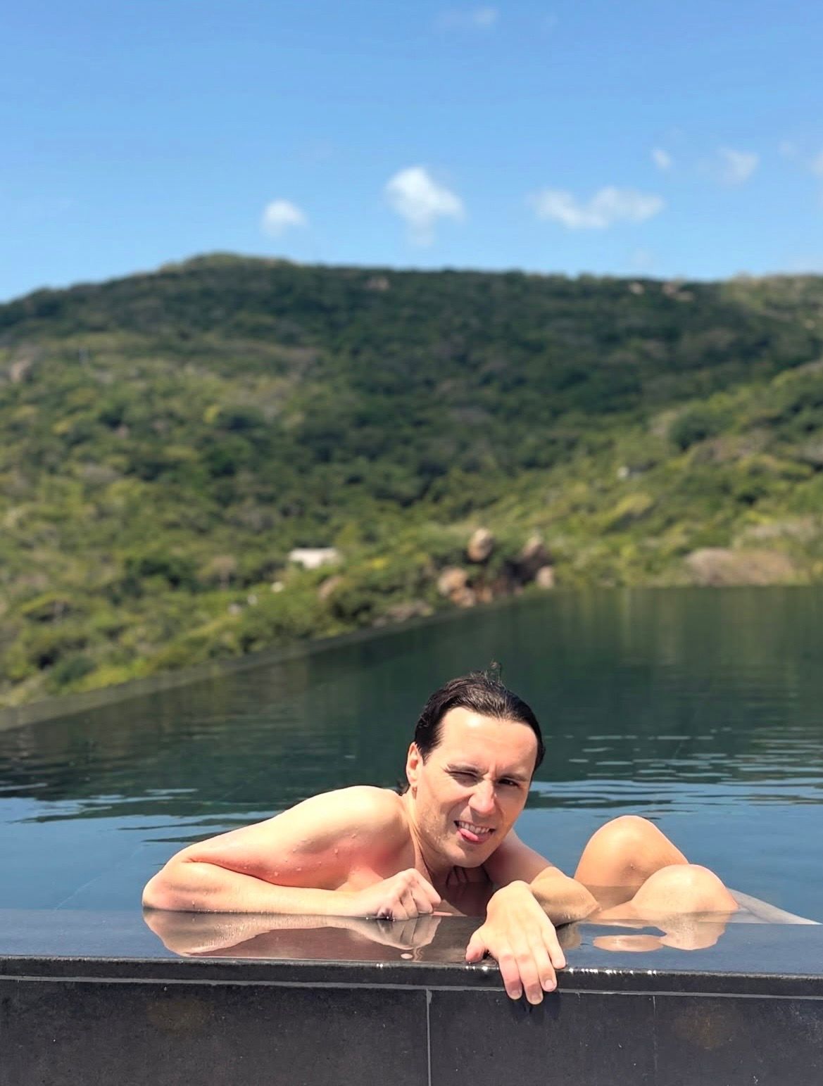 me posting the flirty infinity pool pic at 8:00 and immediately refreshing to see if it’s fire emojis or a screenshot in the group chat by 8:01