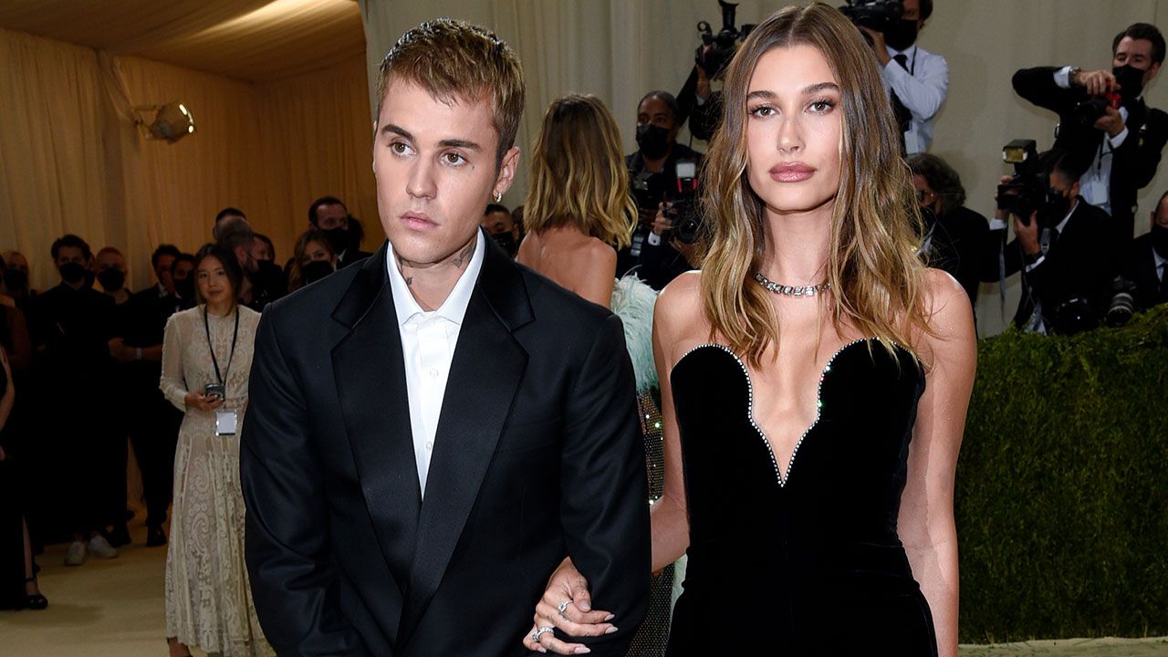 Hailey's dress mogging the paparazzi's self-respect